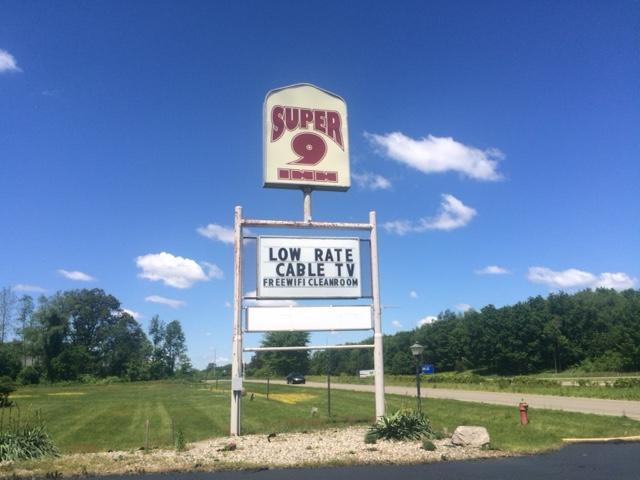Super 9 Motel Albion Екстер'єр фото